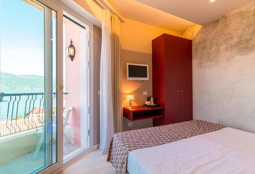 Comfort room with lake view, Villa Europa