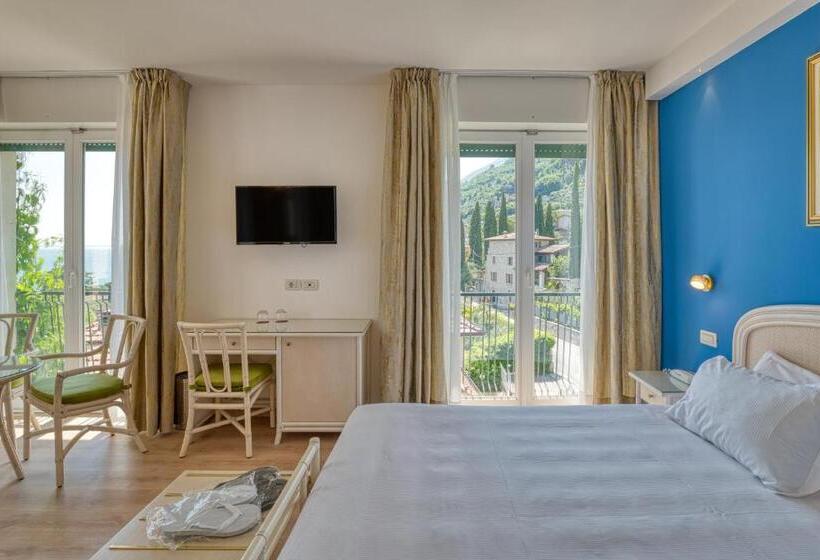 سوییت جونیور, Villa Europa