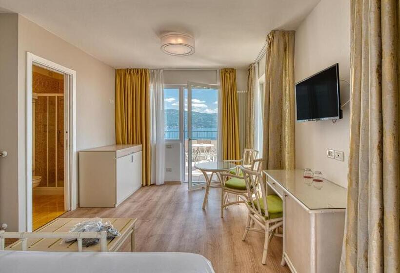 سوییت جونیور, Villa Europa