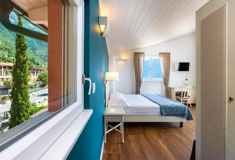 سوییت جونیور, Villa Europa