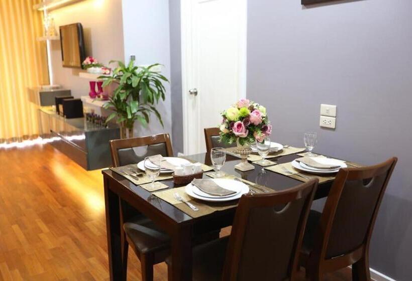 آپارتمان لوکس 1 خوابه, J   Town Serviced Apartments