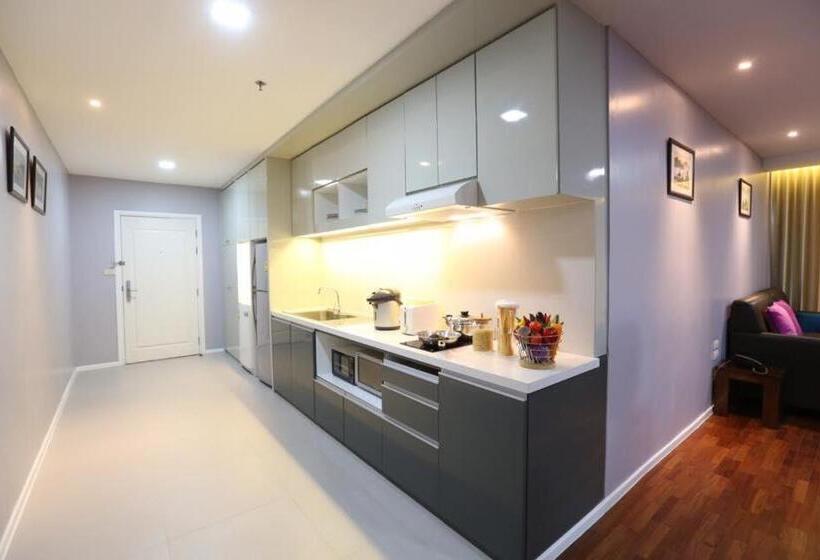 آپارتمان لوکس 1 خوابه, J   Town Serviced Apartments