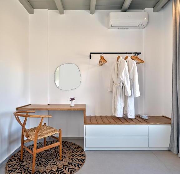 高级套房带海景, Parian Village Beach Hotel   Adults Only