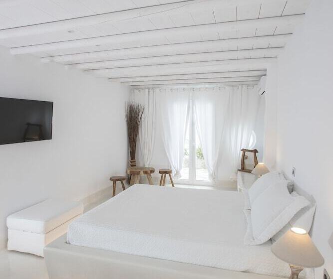اتاق سوپریور, Paros Palace