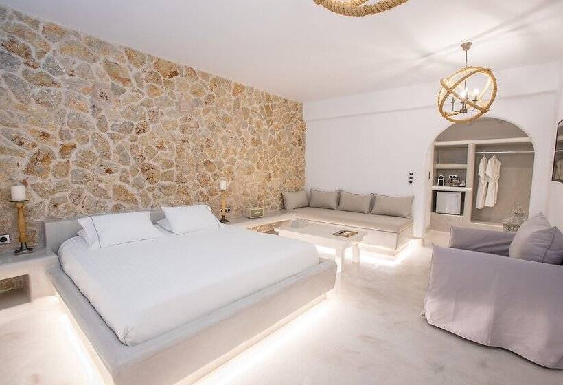 سوییت اجرایی, Paros Palace