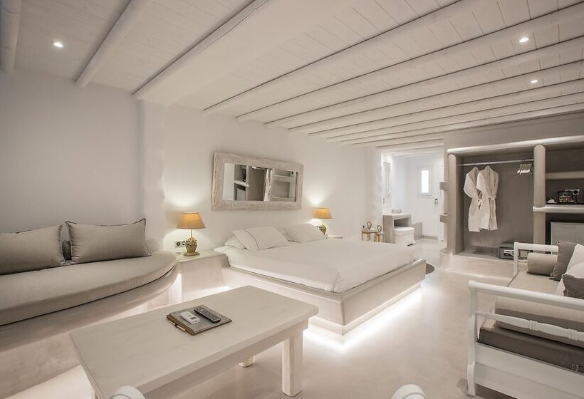 سوییت سوپریور, Paros Palace