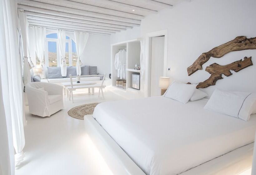 سوییت لوکس, Paros Palace