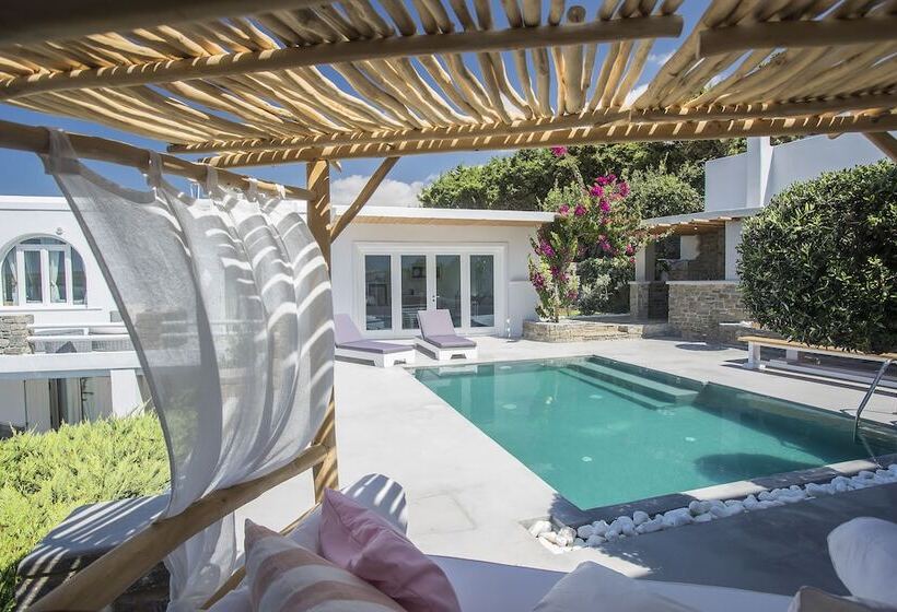سوییت لوکس, Paros Palace