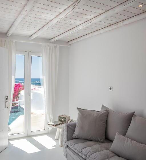 سوئیت پریمیوم, Paros Palace