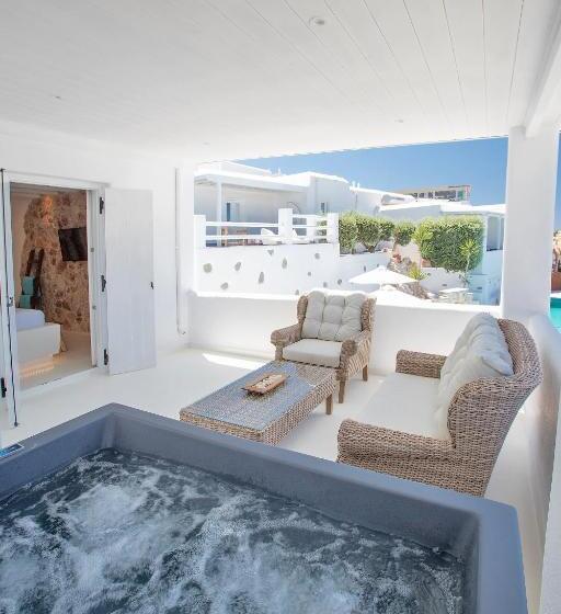 Suite with Hot Tub, Paros Palace