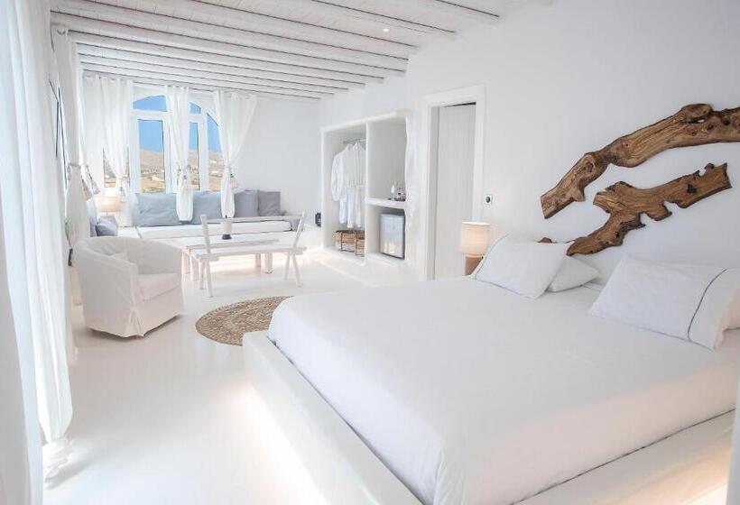 سوییت لوکس, Paros Palace