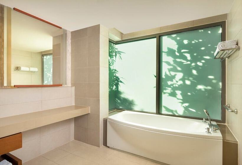 اتاق استاندارد با 2 تخت دوبل, The Westin Siray Bay Resort & Spa, Phuket