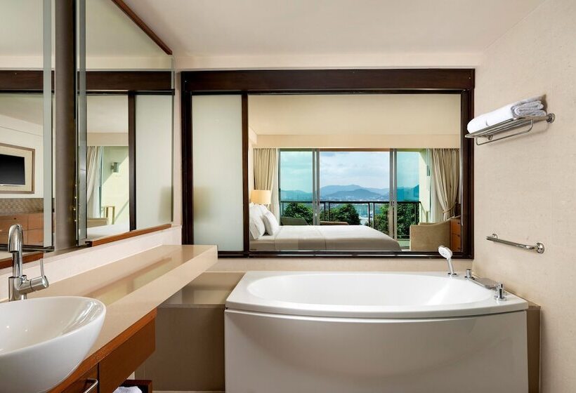 سوئیت پریمیوم با چشم‌انداز دریا, The Westin Siray Bay Resort & Spa, Phuket