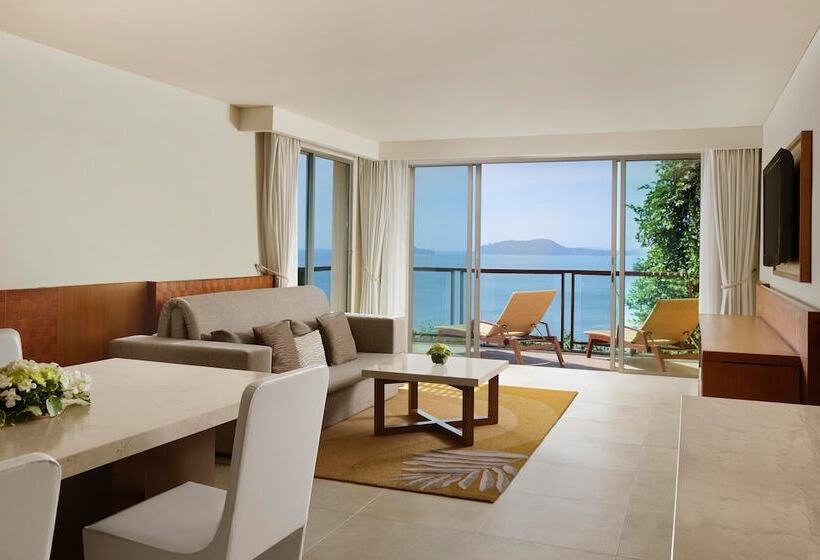 Deluxe Suite Sea View, The Westin Siray Bay Resort & Spa, Phuket