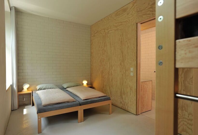 اتاق استاندارد چهار تخته, Basel Youth Hostel