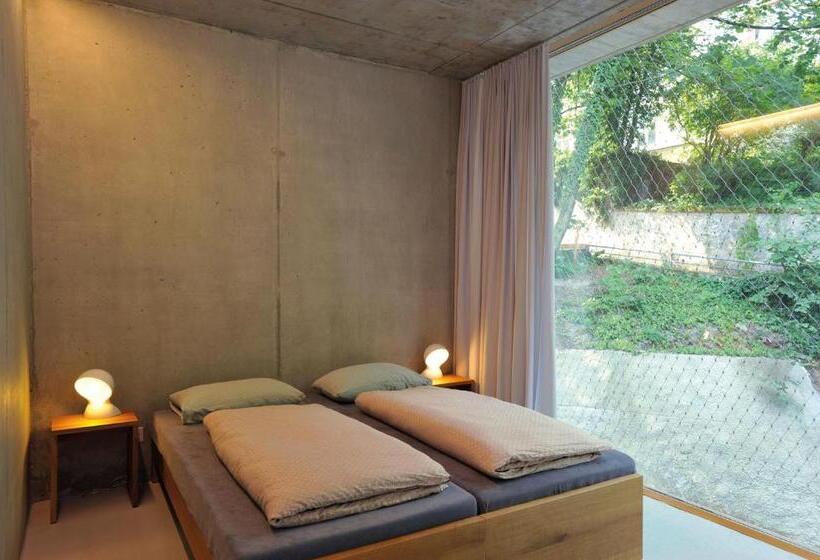 اتاق استاندارد, Basel Youth Hostel