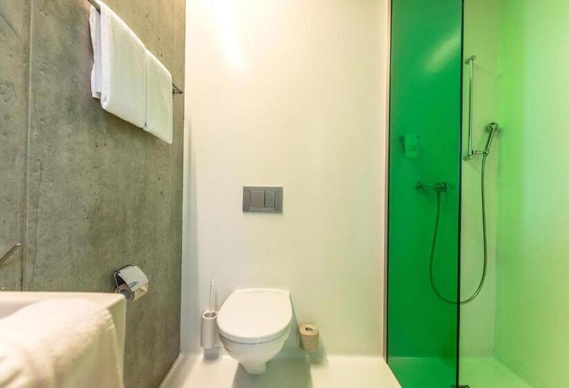 اتاق استاندارد یک نفره, Basel Youth Hostel