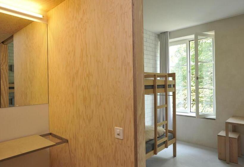 Standaard Vierpersoonskamer met Gedeelde Badkamer, Basel Youth Hostel