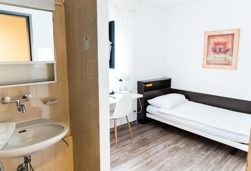 اتاق استاندارد یک تخته با سرویس بهداشتی مشترک, City Hostel Geneva