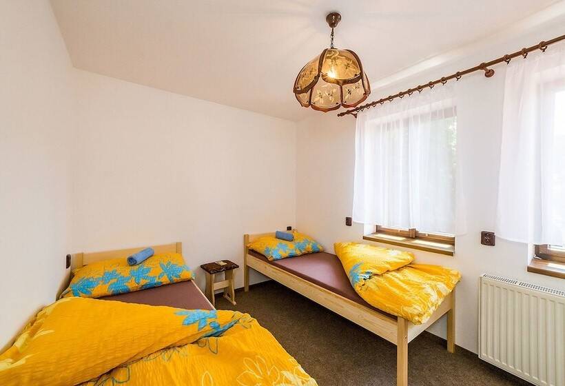 تختخواب در اتاق مشترک, Havana Hostel