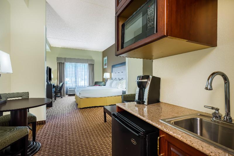 اتاق اجرایی با تخت بزرگ, Holiday Inn Express Hotel & Suites North East, An Ihg