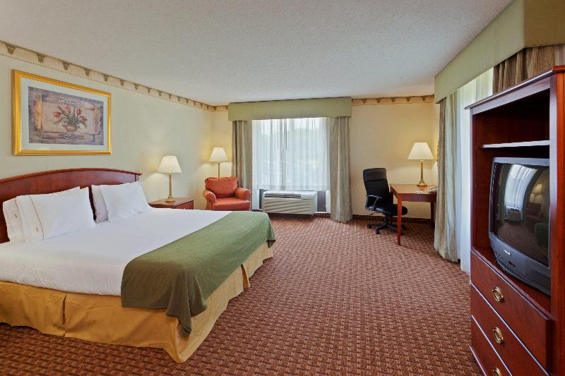 سوییت, Holiday Inn Express Hotel & Suites North East, An Ihg