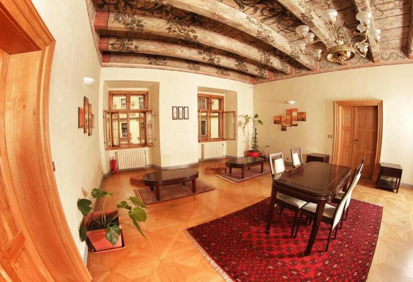 اتاق استاندارد با سرویس بهداشتی مشترک, Hostel Homer   Old Town Square