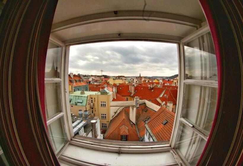 اتاق استاندارد با سرویس بهداشتی مشترک, Hostel Homer   Old Town Square