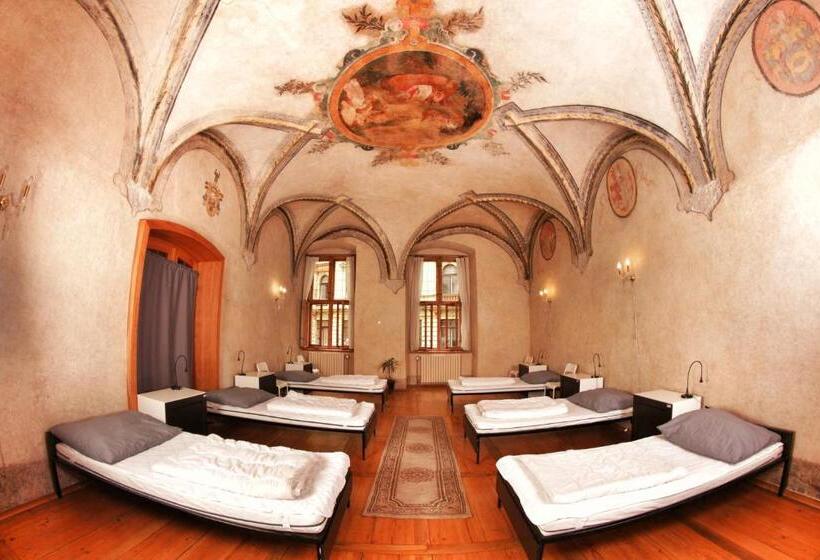 تختخواب در اتاق مشترک, Hostel Homer   Old Town Square
