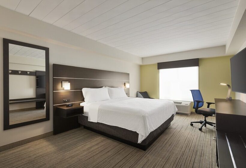 Suite Adapted for people with reduced mobility, Holiday Inn Express  & Suites Fort Myers West  The Forum