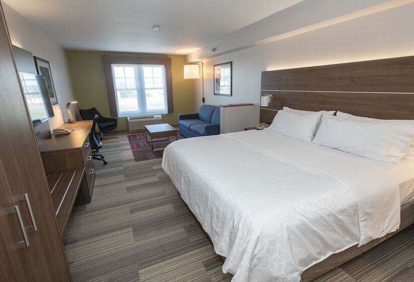 Suite, Holiday Inn Express  & Suites Iron Mountain