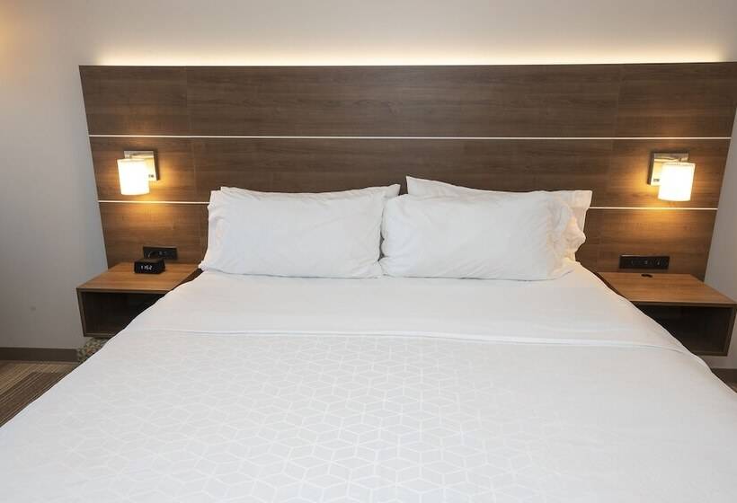 اتاق استاندارد, Holiday Inn Express & Suites Iron Mountain, An Ihg