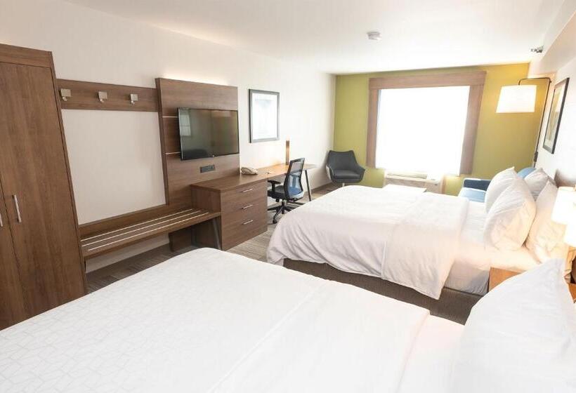 Suite, Holiday Inn Express  & Suites Iron Mountain