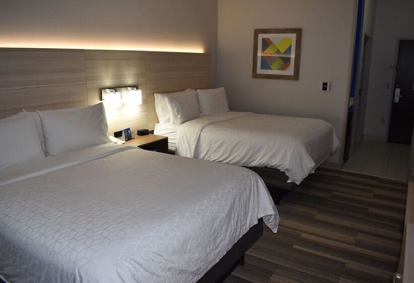 Standard Room 2 Double Beds, Holiday Inn Express  & Suites Mcpherson