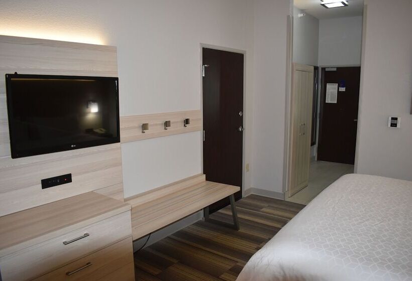 Standard Room, Holiday Inn Express  & Suites Mcpherson