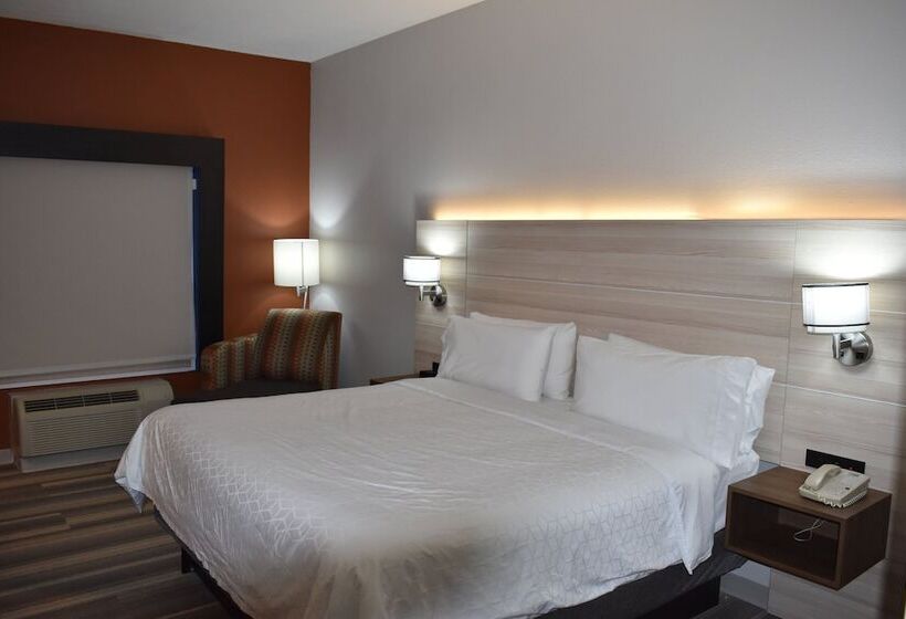 Standard Room, Holiday Inn Express  & Suites Mcpherson