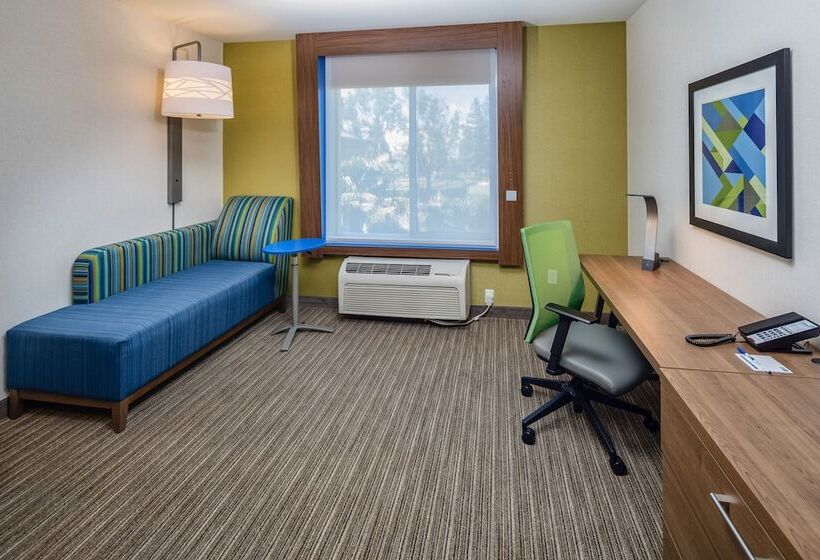 Standard Room, Holiday Inn Express  & Suites Modestosalida