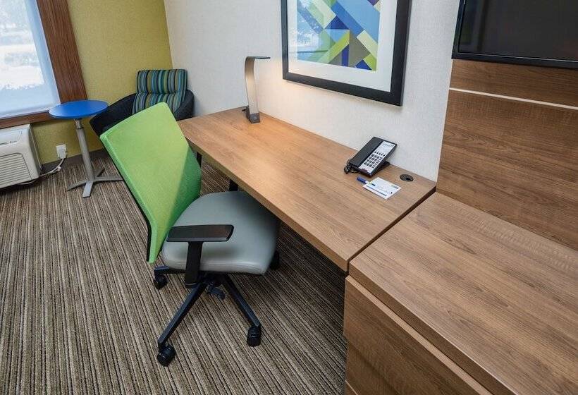 Suite Adaptée aux Personnes à Mobilité Réduite, Holiday Inn Express  & Suites Modestosalida