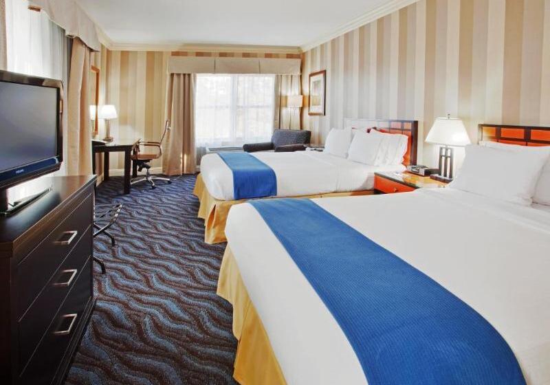 اتاق استاندارد با تخت دو نفره بزرگ برای معلولان, Holiday Inn Express  & Suites Santa Cruz