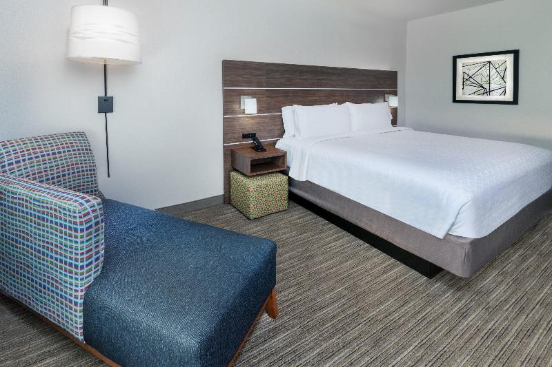سوئیت با تخت بزرگ, Holiday Inn Express & Suites West By Ihg