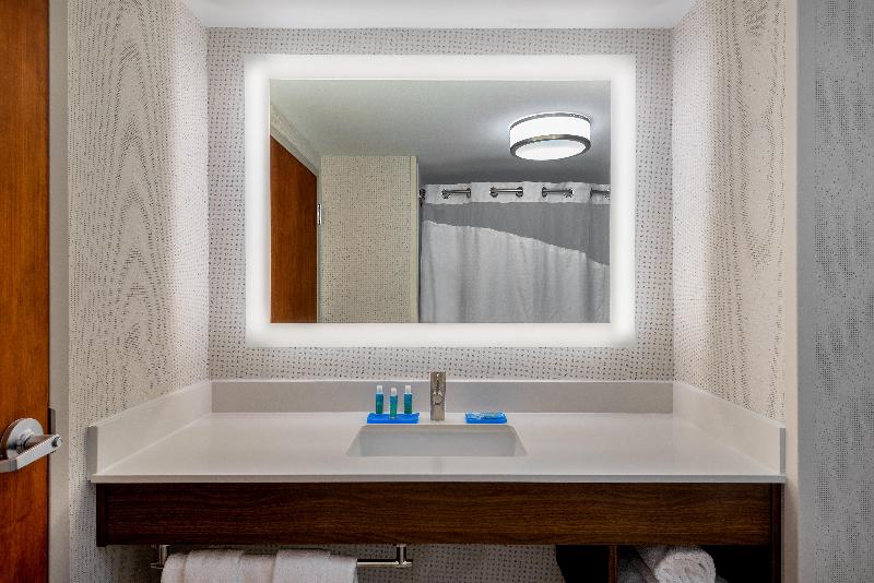 اتاق استاندارد با تخت بزرگ, Holiday Inn Express Chapel Hill, An Ihg