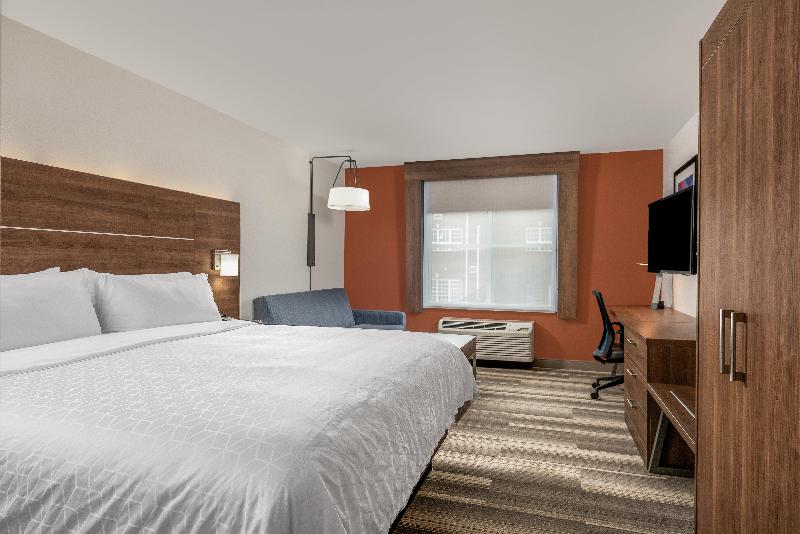 اتاق استاندارد با تخت بزرگ برای معلولان, Holiday Inn Express Chapel Hill, An Ihg