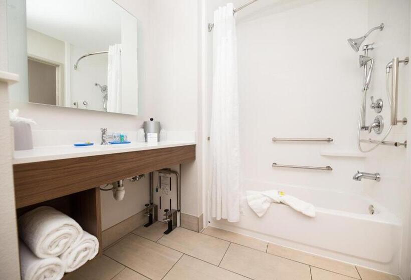 سوئیت برای معلولان, Holiday Inn Express Hotel & Suites Clinton, An Ihg