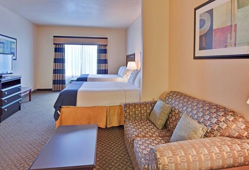 سوییت, Holiday Inn Express Delano By Ihg