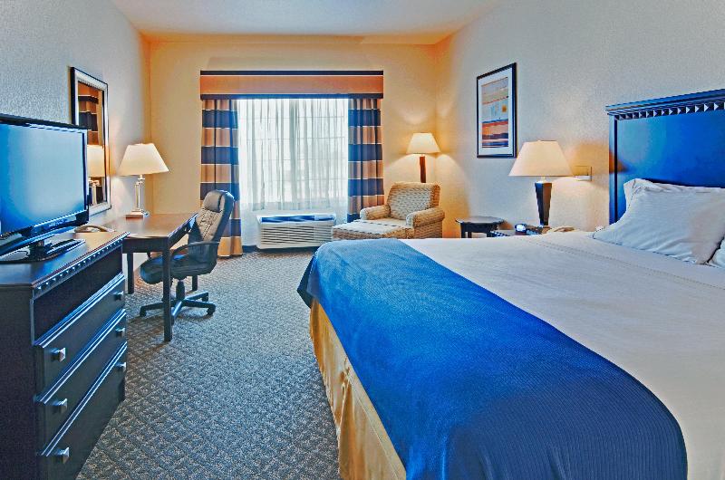 اتاق استاندارد با تخت بزرگ, Holiday Inn Express Delano By Ihg