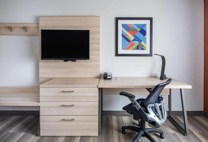 استودیوی لوکس, Holiday Inn Express Ontario, An Ihg
