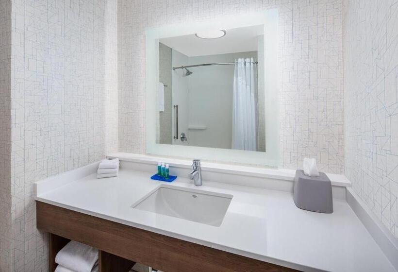 اتاق اجرایی با تخت بزرگ, Holiday Inn Express Ontario, An Ihg