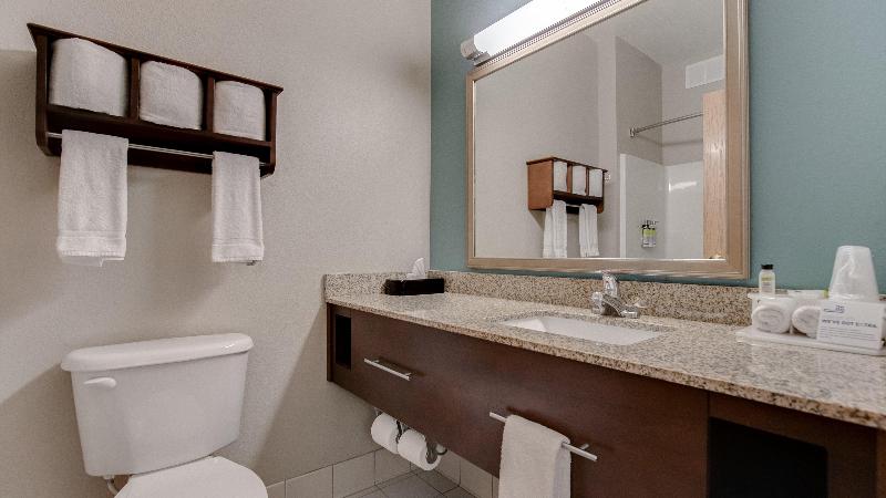 سوییت, Holiday Inn Express St. Cloud