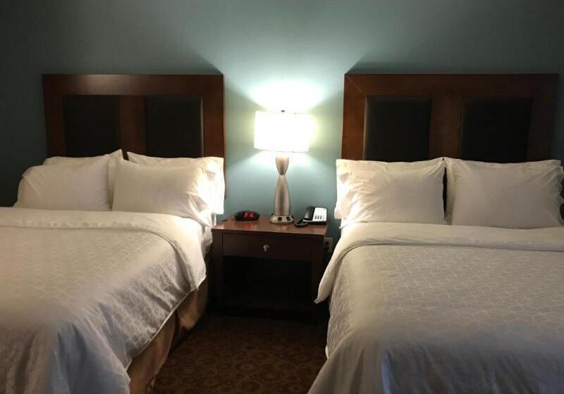 سوئیت برای معلولان, Holiday Inn Express And Suites St. Cloud, An Ihg