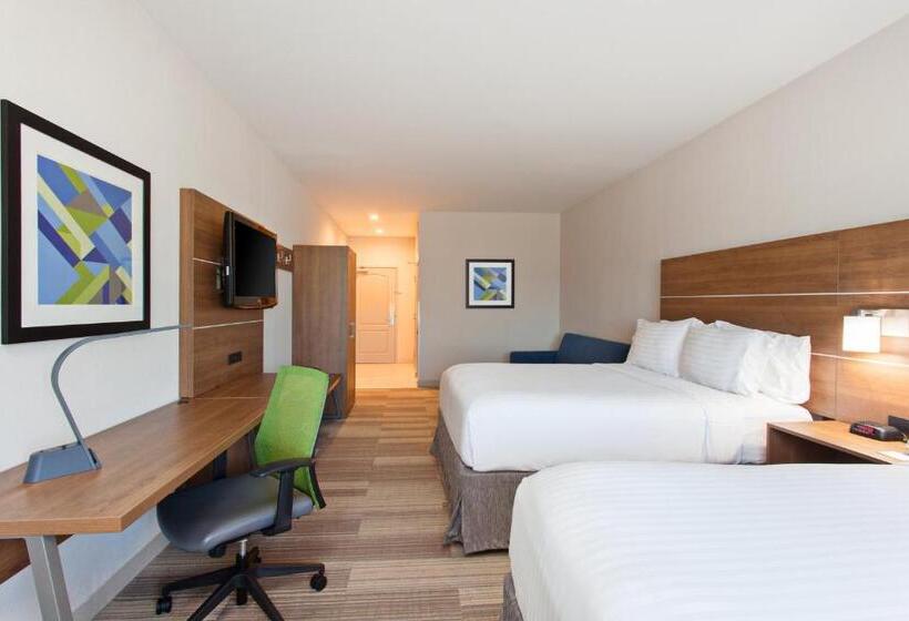استودیوی استاندارد, Holiday Inn Express & Suites Corona, An Ihg
